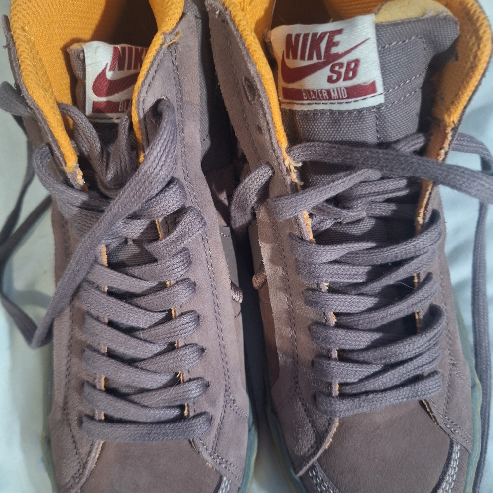 Nike Light Brown Sneakers Mesh Upper Sporty Design